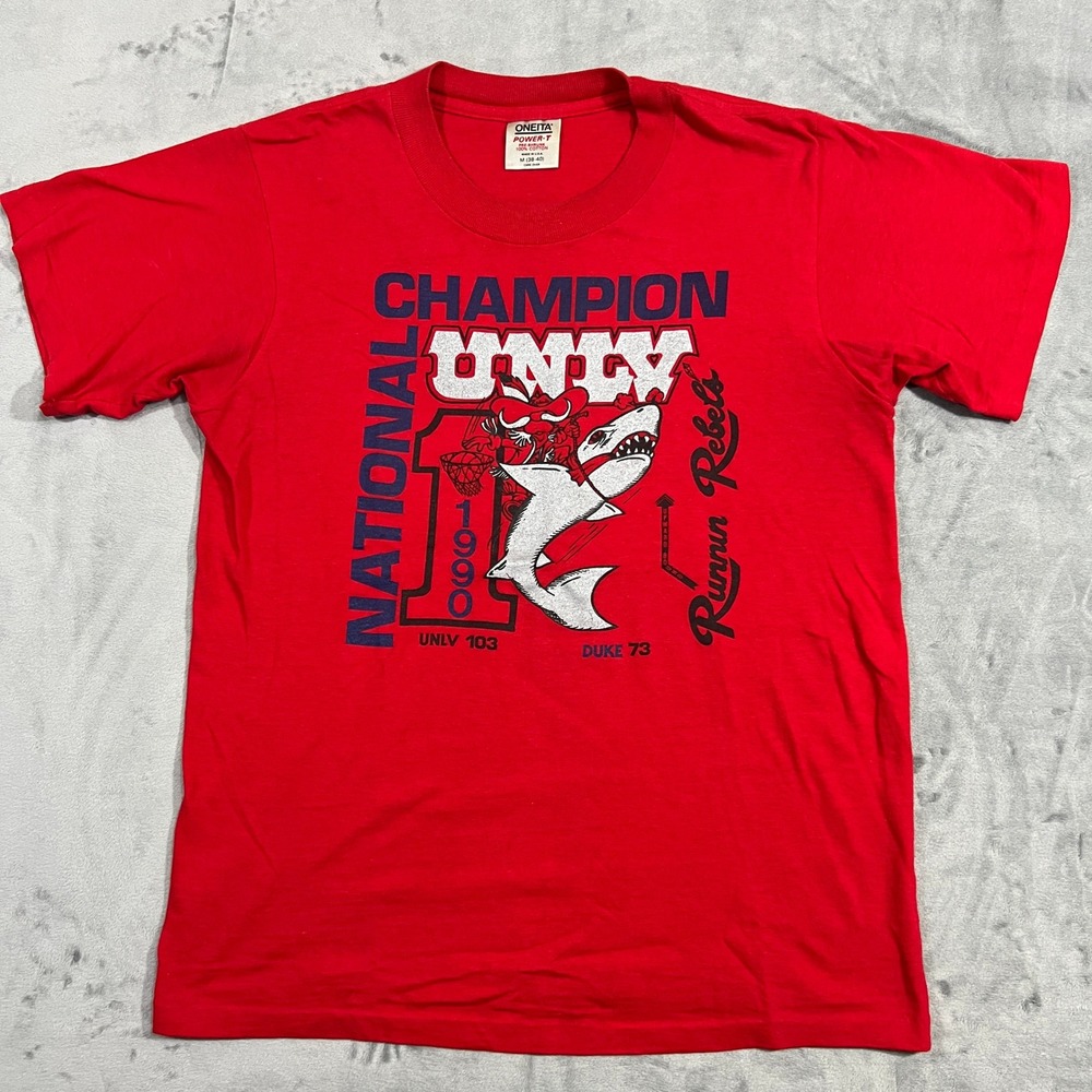 VTG UNLV Runnin Rebels 1990 NCAA National Champions T-Shirt M Red‎ Shark Graphic